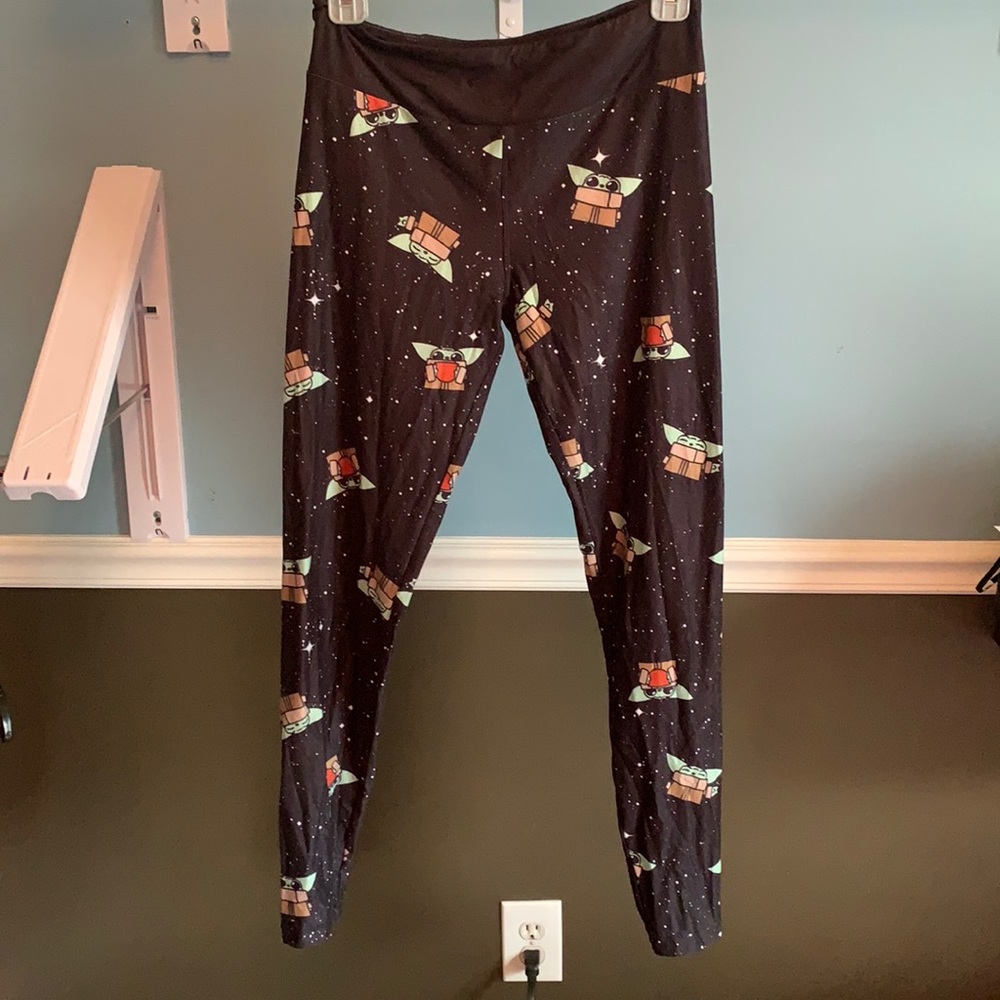 Disney baby yoda Star Wars leggings Small